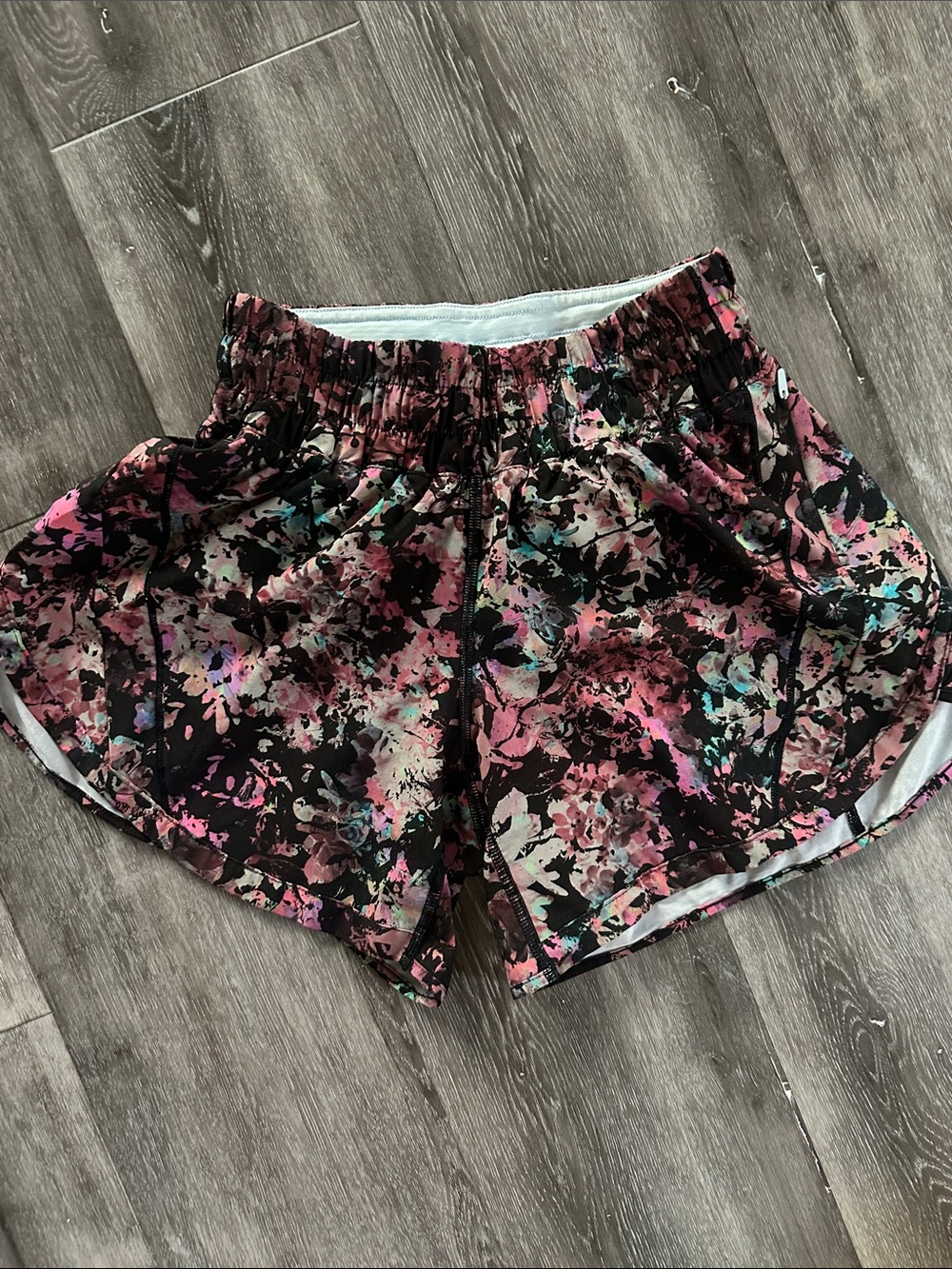 Lululemon Hottie Hot Running Shorts - Pink/Black